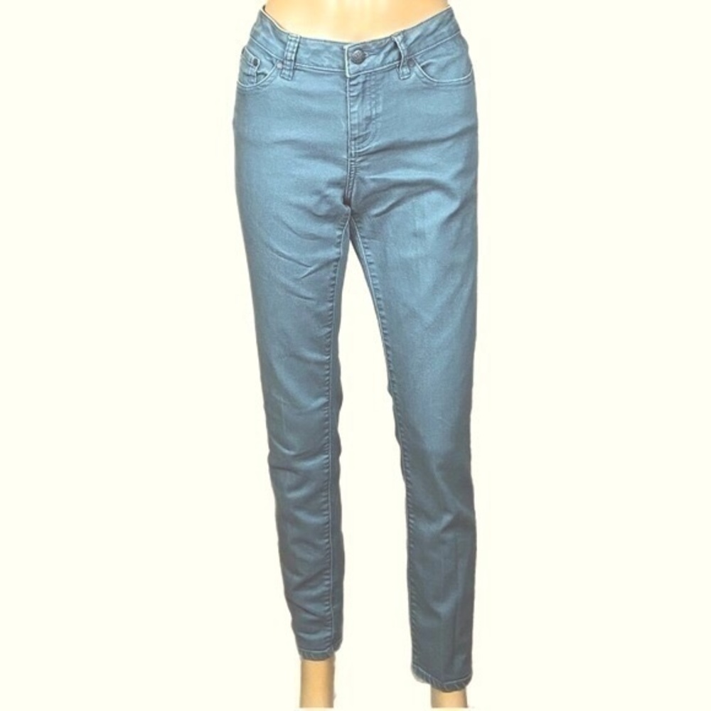 PRANA “Kara” rolled hem performance jean in “Sterling Green”. Size 6/28. VGUC